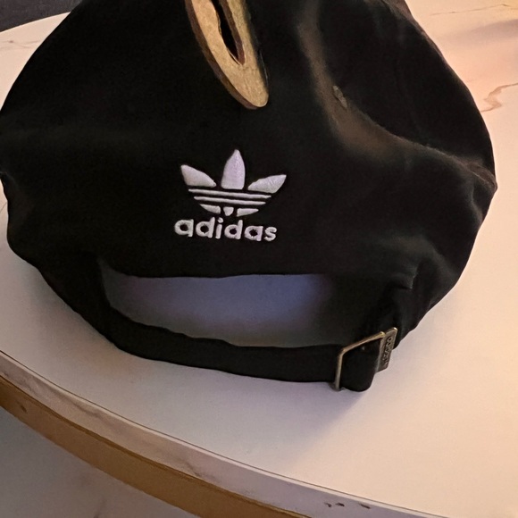 Adidas men strap back cap adjustable fit - Picture 2 of 4
